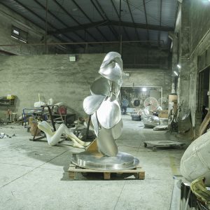 Custom Maoping sculpture Stainless steel dancing abstract sculpture