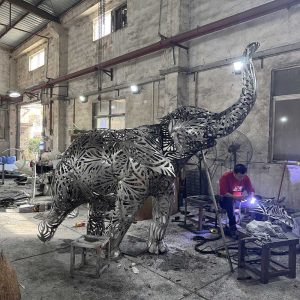 Elephant Sculpture Metal mirror process