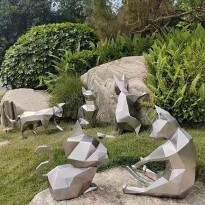 Geometric Cat Sculpture Metal Art Decoration