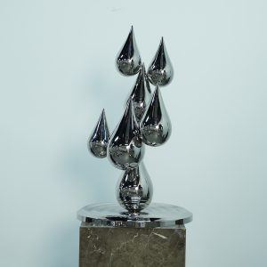 Modern teardrop-shaped metal sculpture Ripple Leap