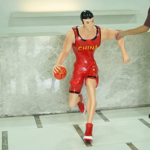 Chinese basketball player fiberglass sculpture sports theme decorative statue
