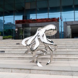 Modern stainless steel octopus sculpture for outdoor garden decoration