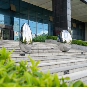 Egg of the Future Oval metal ball