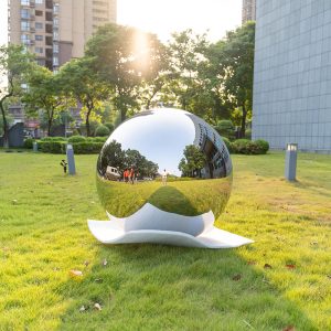 Sphere of Tranquility Stainless Steel Mirror-Finished Ball Garden decoration mirror metal ball